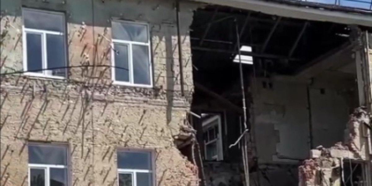 ВСУ ведут обстрелы Донбасса, Белгородской, Курской и Запорожской области. Есть погибшие и раненые мирные жители. Обзор ситуации в прифронтовых регионах России на 19 июля