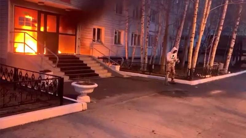 Почему массово поджигают военкоматы