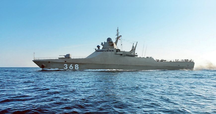 Российский корабль открыл огонь для досмотра идущего в украинский порт сухогруза: что говорят в Минобороны