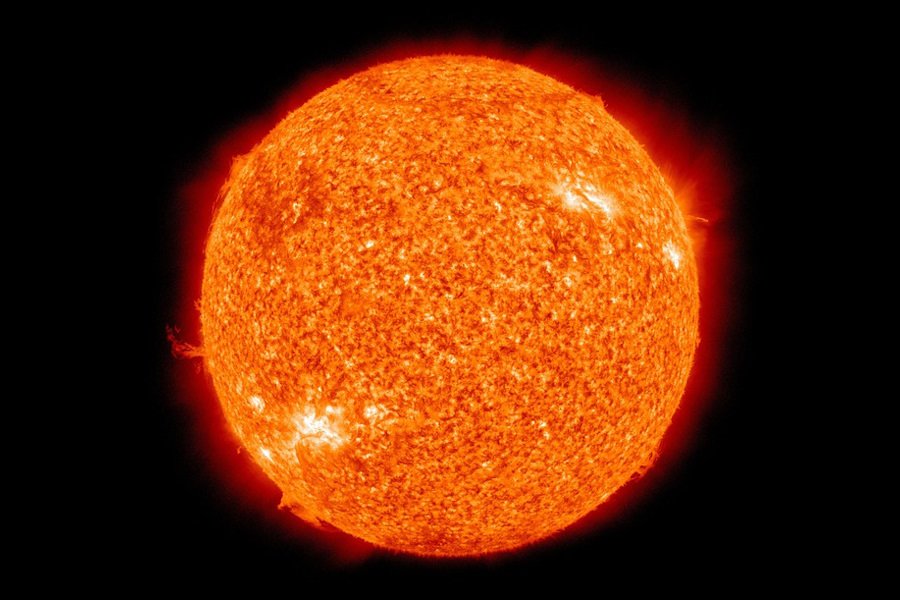 NC: обнаружены долговременные колебательные структуры в короне Солнца