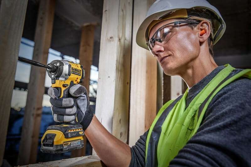 Рейтинг винтовертов DeWALT