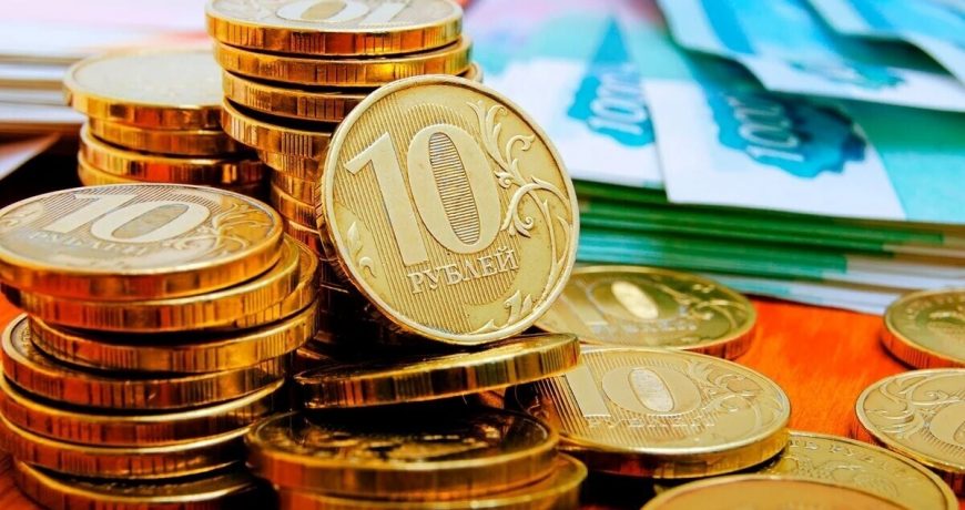 Рубль за рубеж «не уйдет»: в России предложили ограничить переводы в национальной валюте
