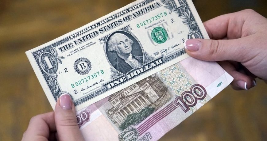 Снова 100 рублей: ждать ли на следующей неделе трехзначного курса доллара