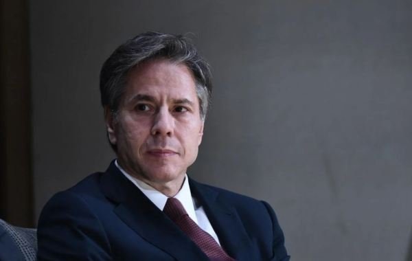 Блинкен пошутил про "русских друзей", услышав тестовый сигнал тревоги