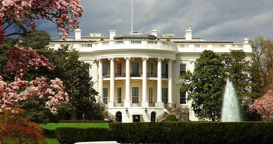 В США истек закон по ленд-лизу для Украины: что это значит для стран