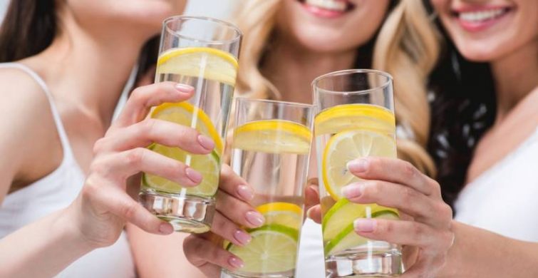 В чем польза лимонной воды для здоровья и зачем ее пить каждый день 