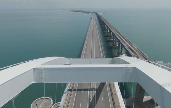 Движение по Крымскому мосту возобновлено после часа ограничений » Новости России и мира 24 часа в сутки — N4K.RU